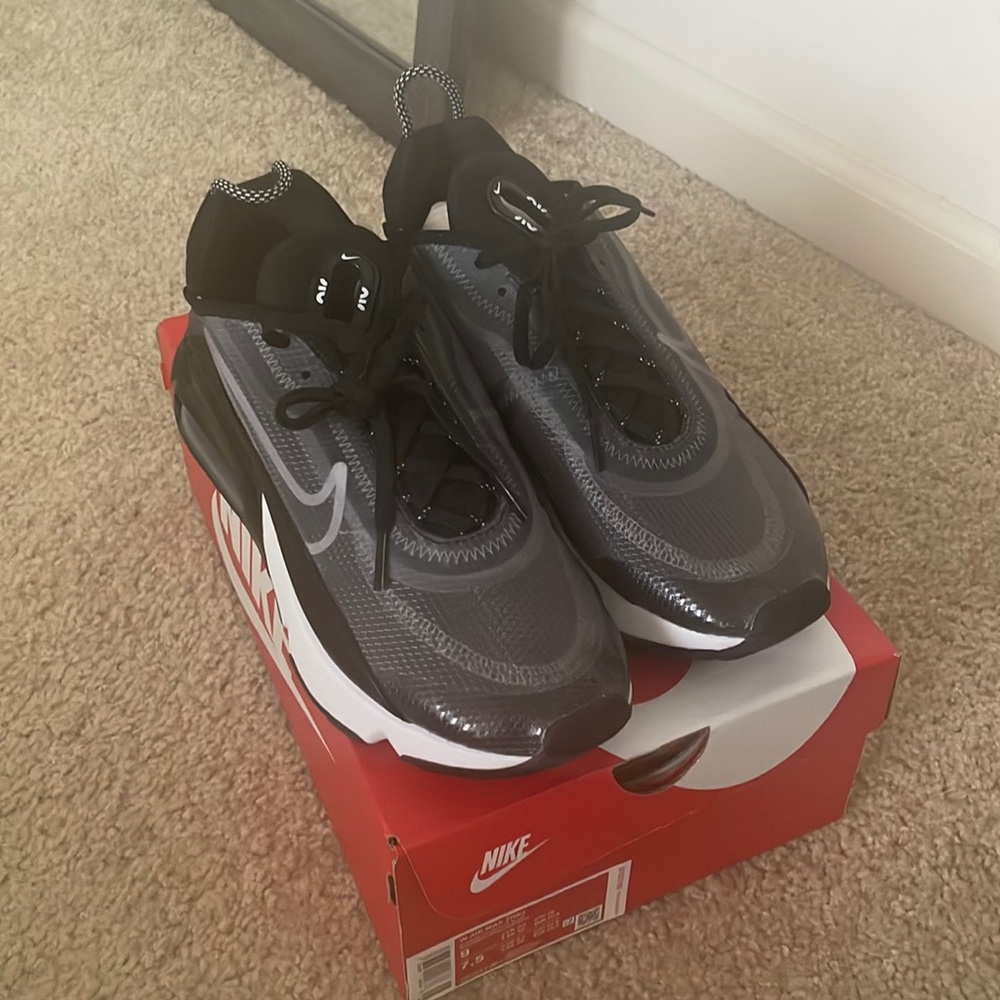 Womens air max 2090
